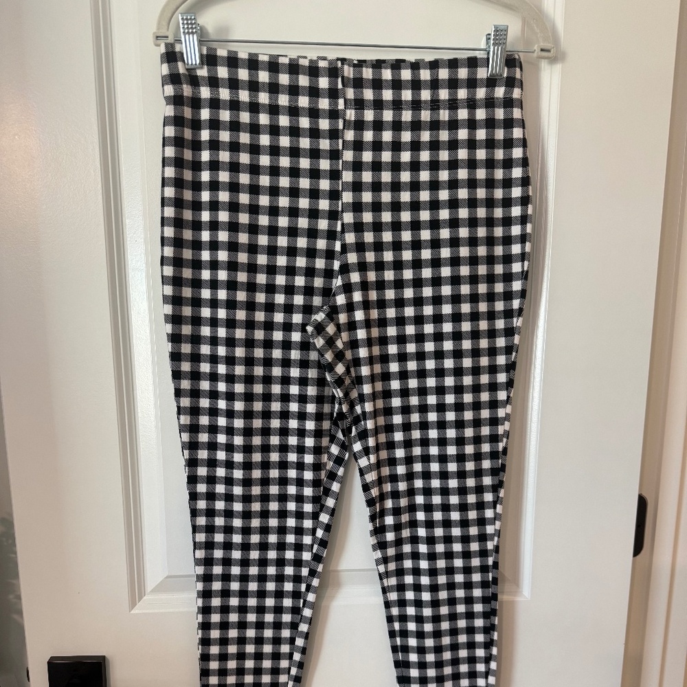 Cato Black & White Woman's Leggings Sz. Med.
